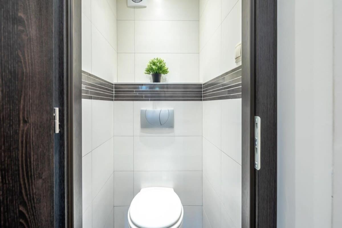 Cozy Quiet Apartment With A Balcony Budapest Exteriör bild