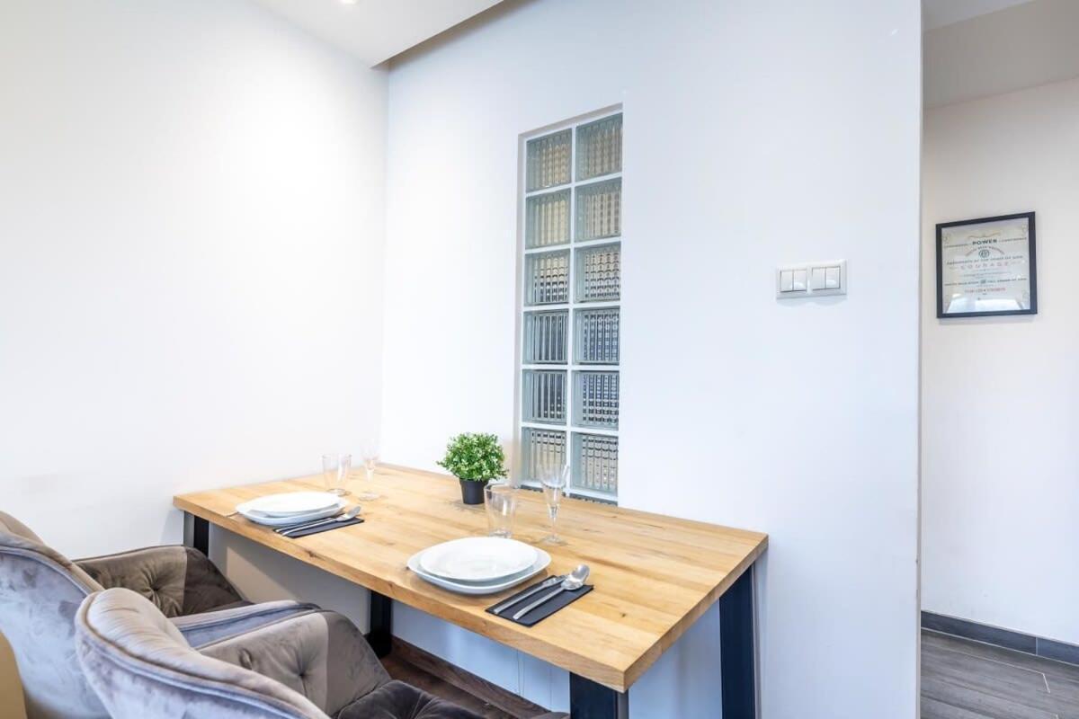 Cozy Quiet Apartment With A Balcony Budapest Exteriör bild