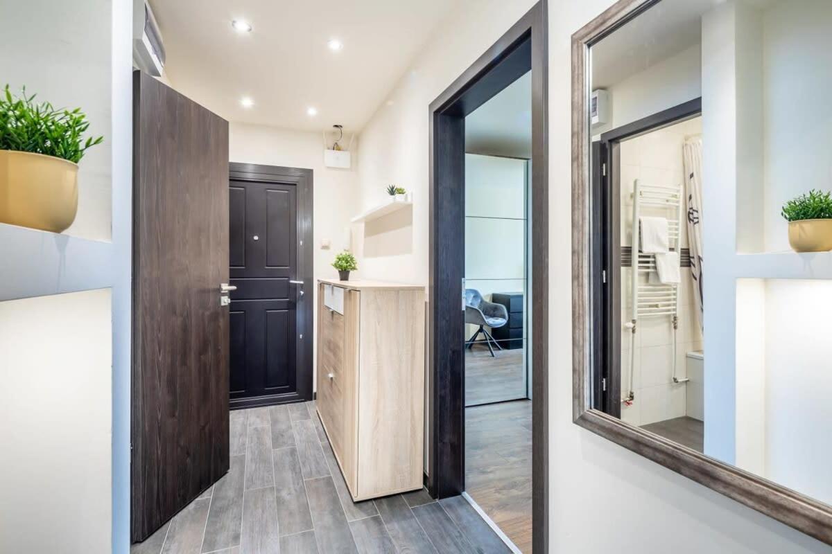 Cozy Quiet Apartment With A Balcony Budapest Exteriör bild