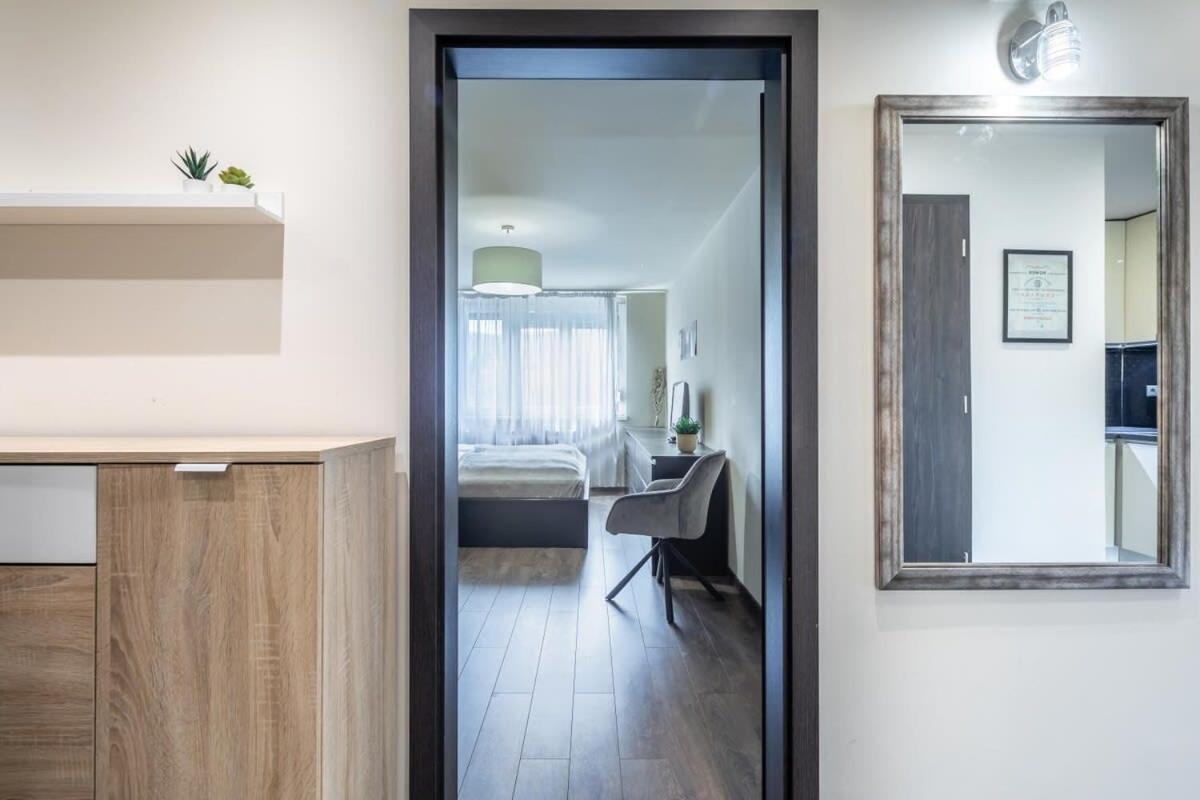Cozy Quiet Apartment With A Balcony Budapest Exteriör bild