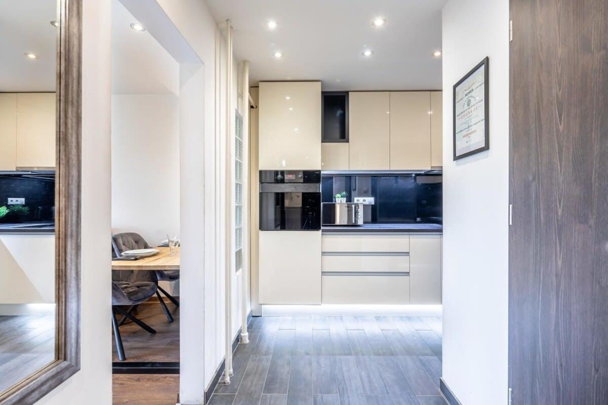 Cozy Quiet Apartment With A Balcony Budapest Exteriör bild