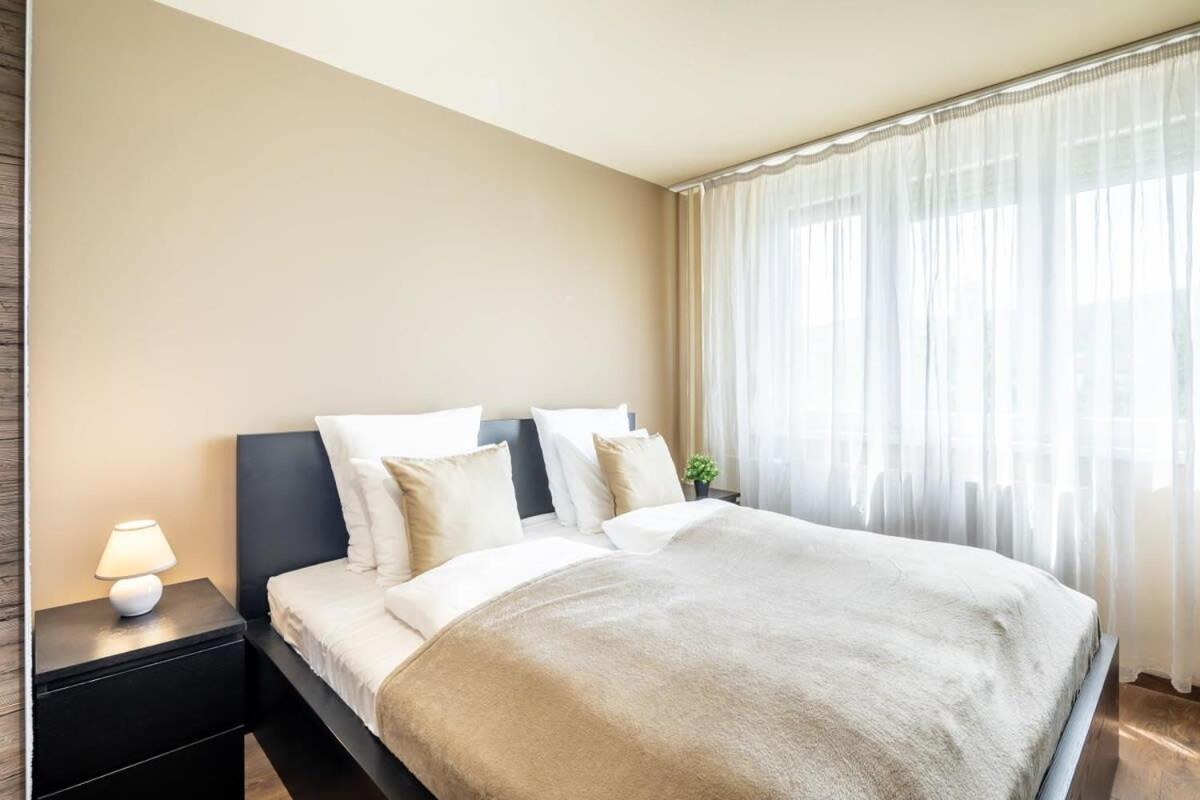 Cozy Quiet Apartment With A Balcony Budapest Exteriör bild