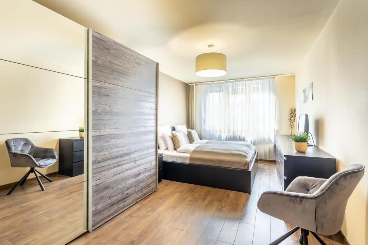 Cozy Quiet Apartment With A Balcony Budapest Exteriör bild