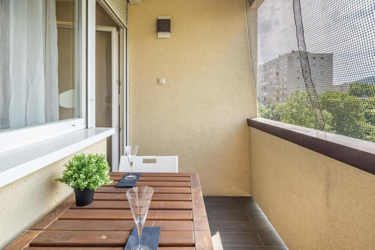 Cozy Quiet Apartment With A Balcony Budapest Exteriör bild