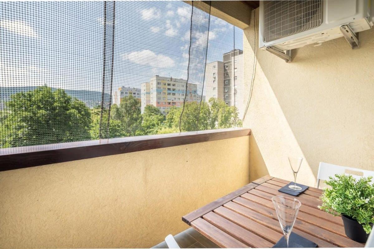 Cozy Quiet Apartment With A Balcony Budapest Exteriör bild